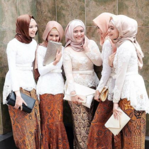 Baju Batik Pesta Wanita